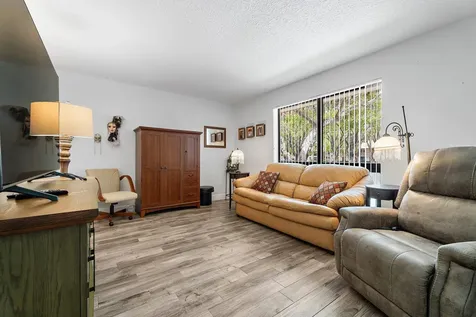 128 Brackenwood Road Palm Beach Gardens FL 33418