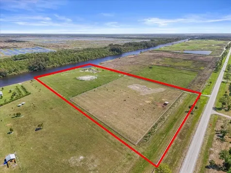 8105 SW Kanner Highway Indiantown FL 34956