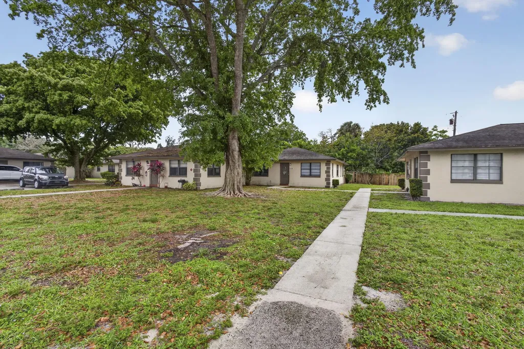4726 Summit Boulevard West Palm Beach FL 33415