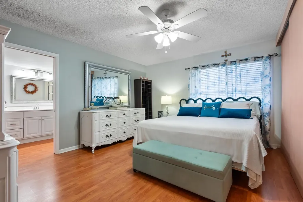 6698 10th Avenue N Greenacres FL 33467