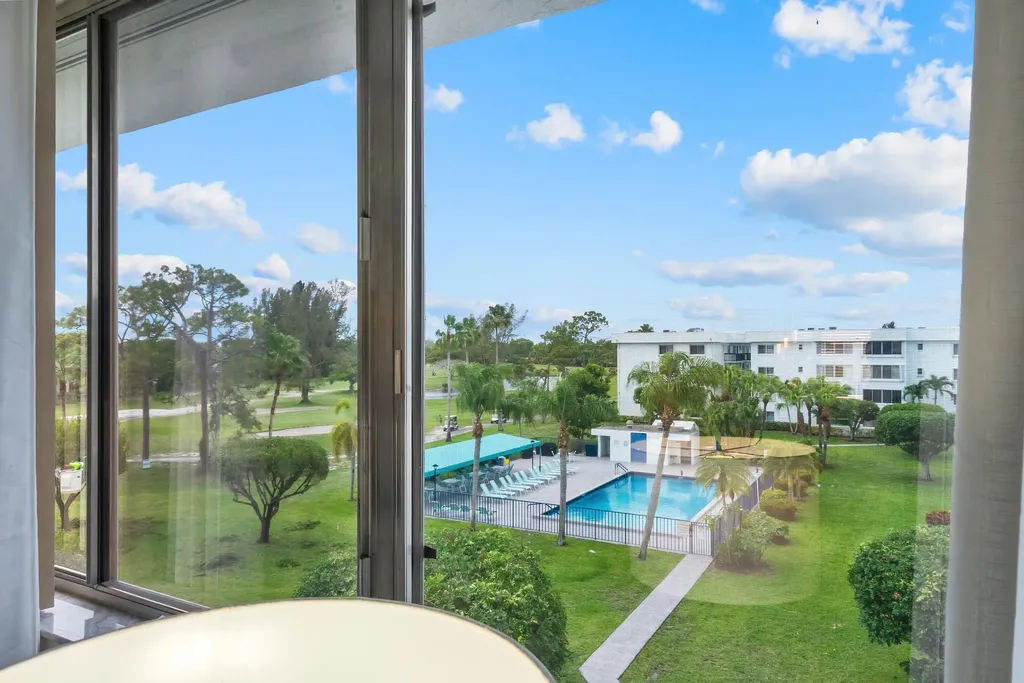 6698 10th Avenue N Greenacres FL 33467