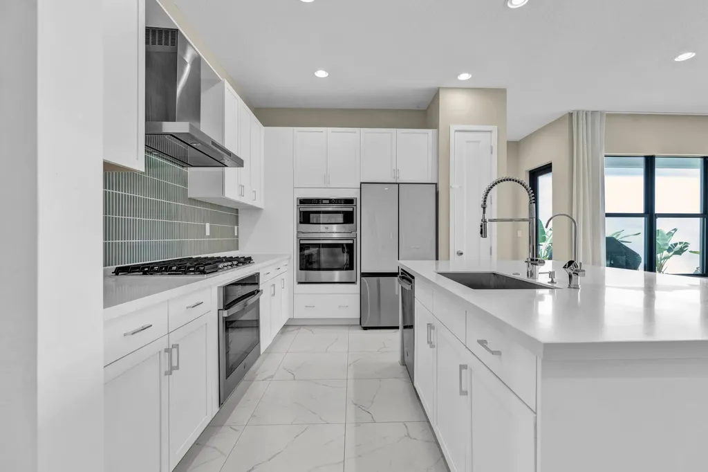 8239 Oceanus Drive Boca Raton FL 33496