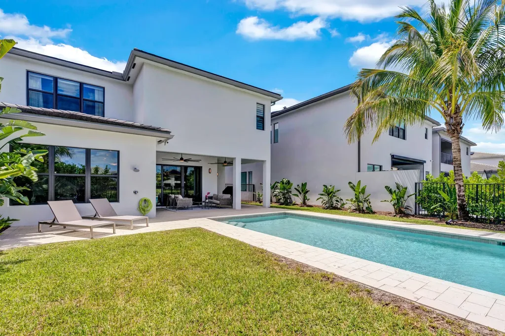 8239 Oceanus Drive Boca Raton FL 33496