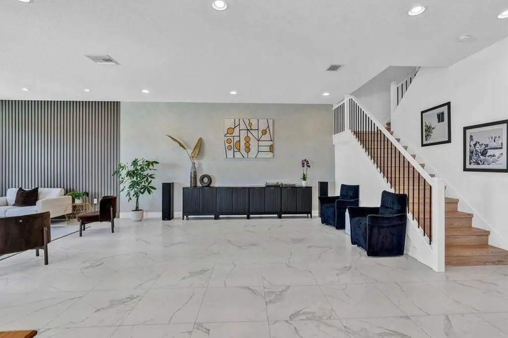 8239 Oceanus Drive Boca Raton FL 33496
