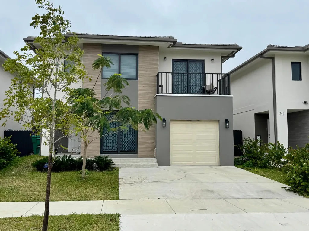 205 NW 12th Court Florida City FL 33034