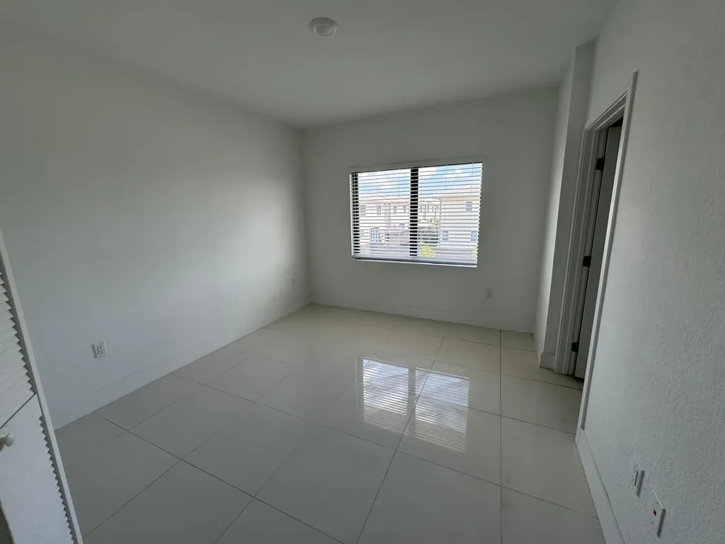 205 NW 12th Court Florida City FL 33034