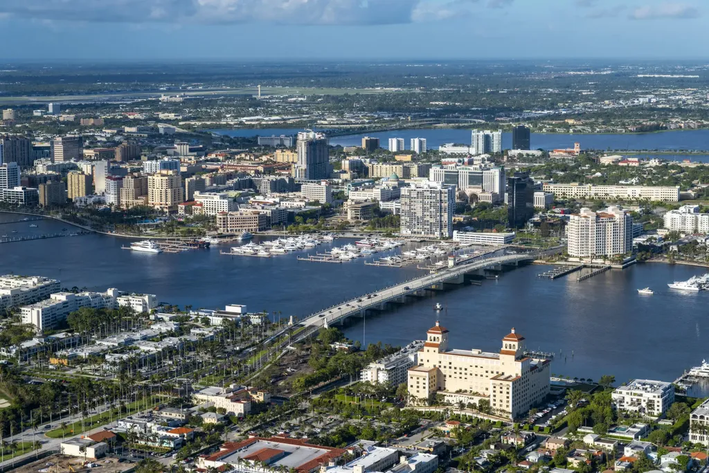 139 Sunrise Avenue Palm Beach FL 33480