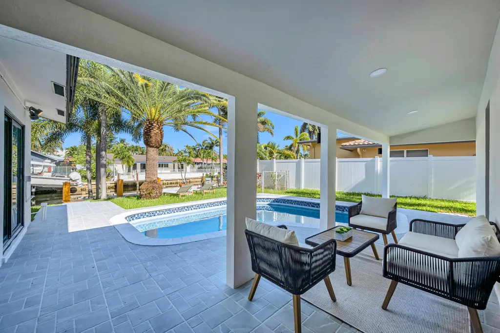 1120 SE 9th Avenue Pompano Beach FL 33060