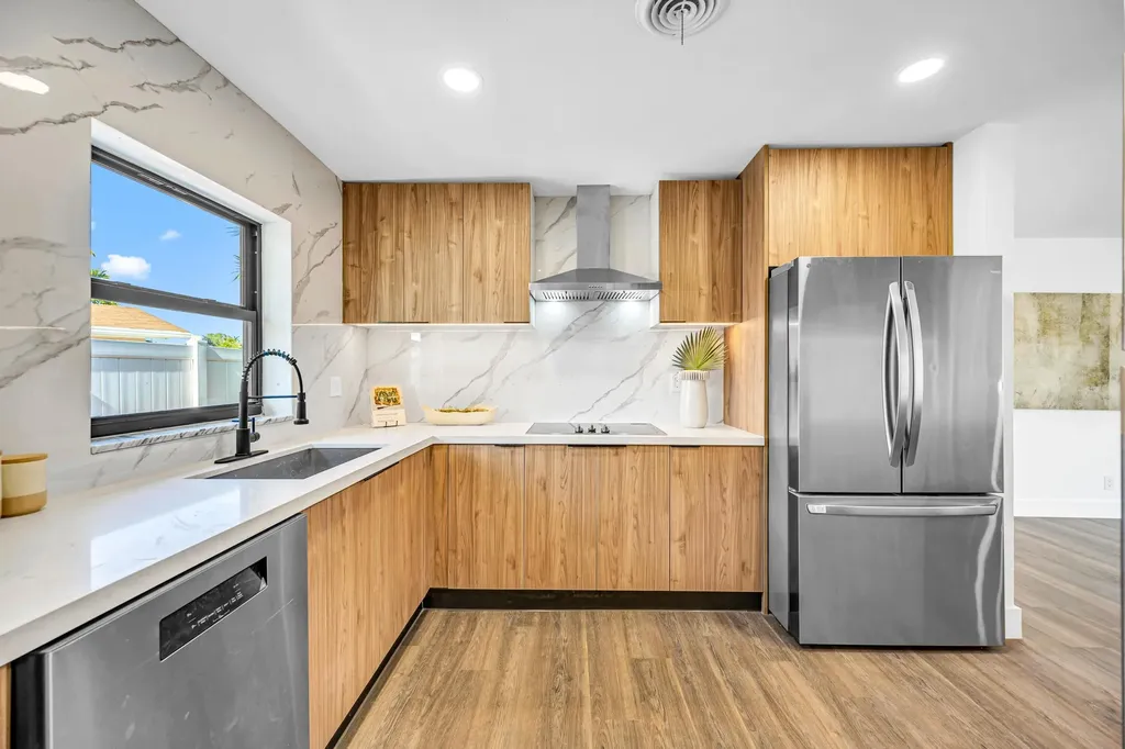 1120 SE 9th Avenue Pompano Beach FL 33060