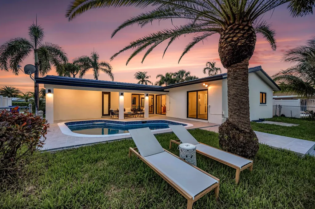 1120 SE 9th Avenue Pompano Beach FL 33060