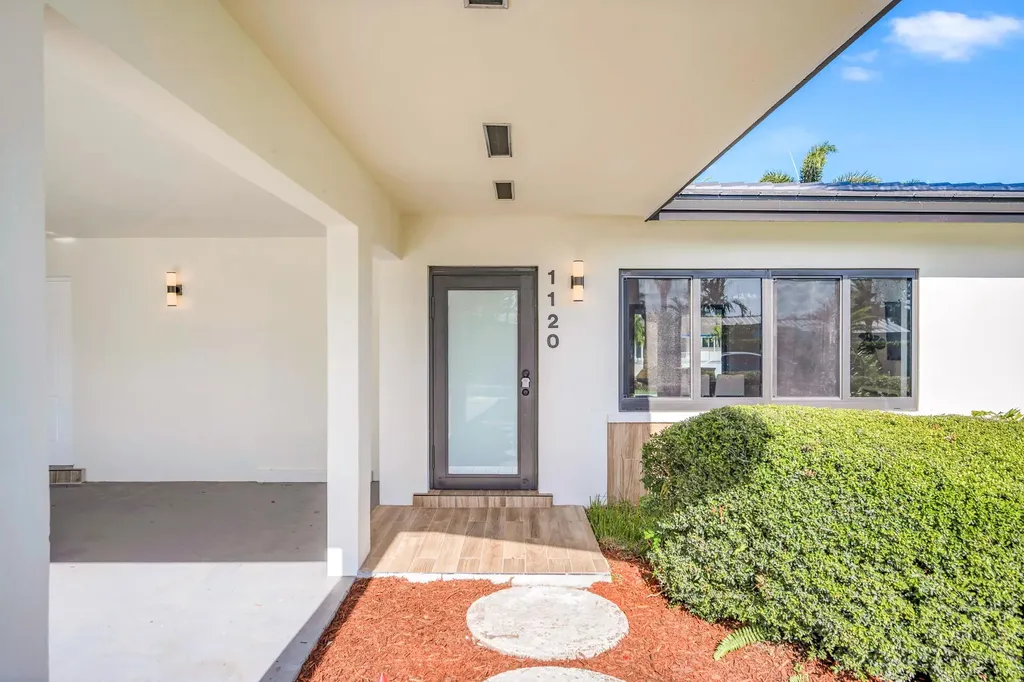 1120 SE 9th Avenue Pompano Beach FL 33060