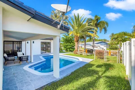 1120 SE 9th Avenue Pompano Beach FL 33060