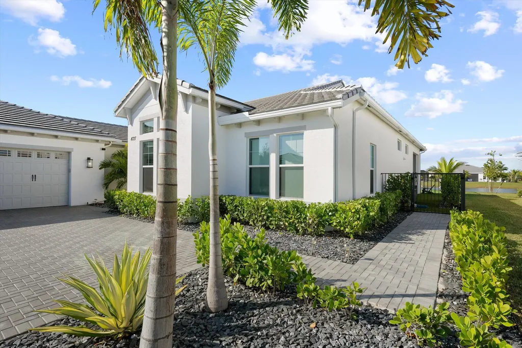 4727 Estates Circle Westlake FL 33470