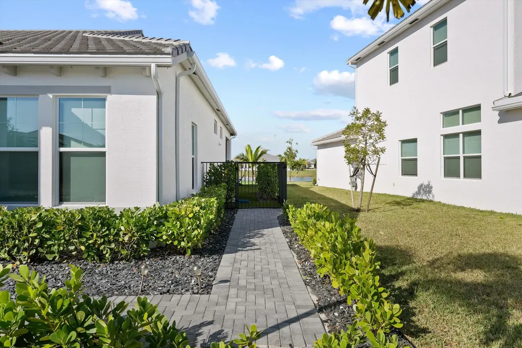 4727 Estates Circle Westlake FL 33470