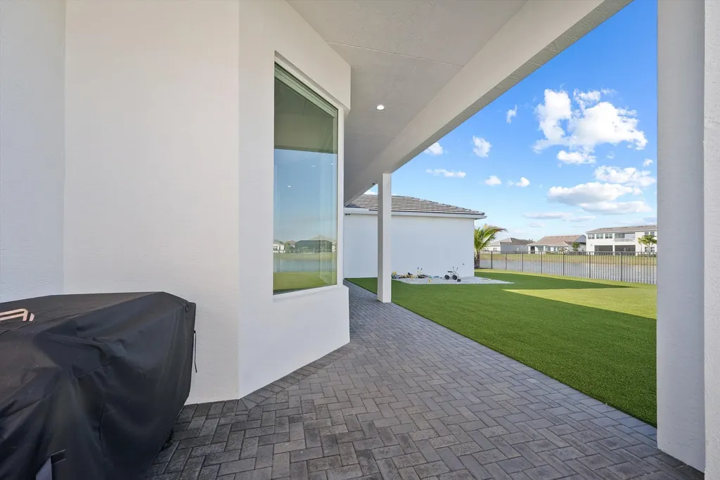 4727 Estates Circle Westlake FL 33470