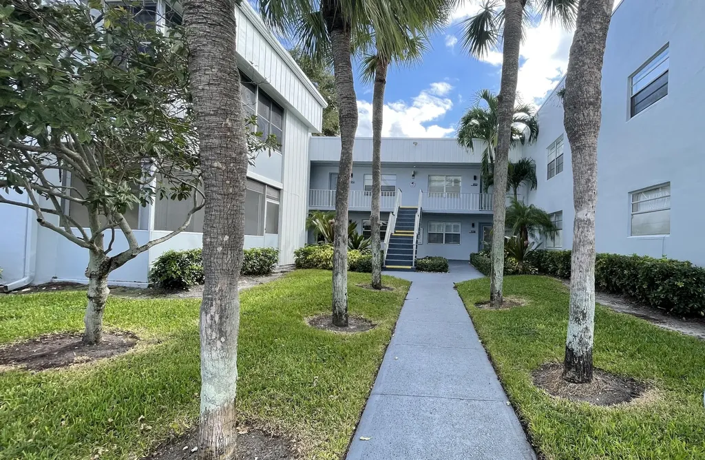 949 Normandy Delray Beach FL 33484