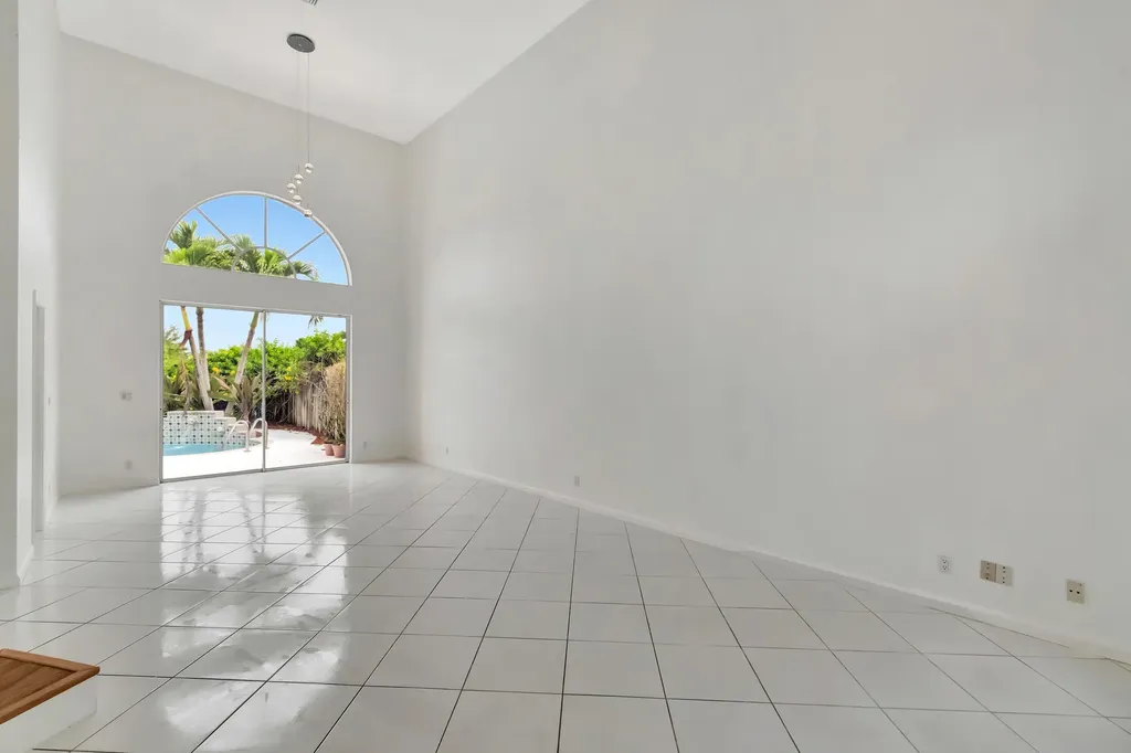 8895 Sonoma Lake Boulevard Boca Raton FL 33434