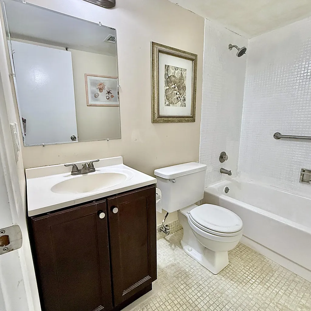 79 Lyndhurst D Deerfield Beach FL 33442