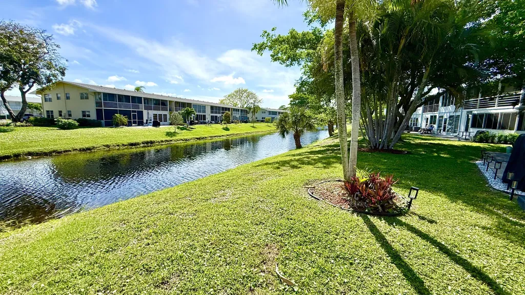 79 Lyndhurst D Deerfield Beach FL 33442