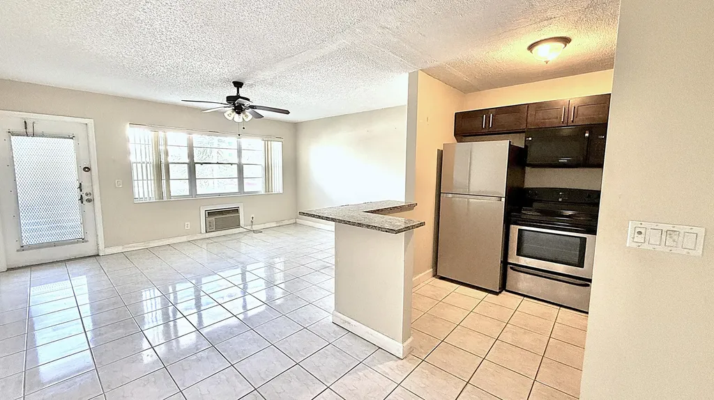 79 Lyndhurst D Deerfield Beach FL 33442
