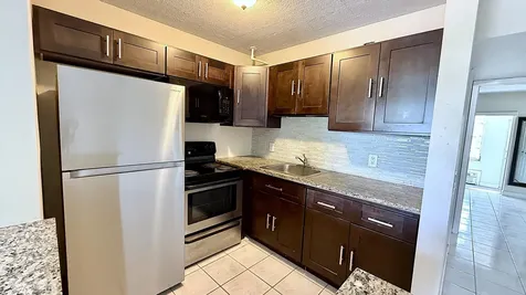 79 Lyndhurst D Deerfield Beach FL 33442