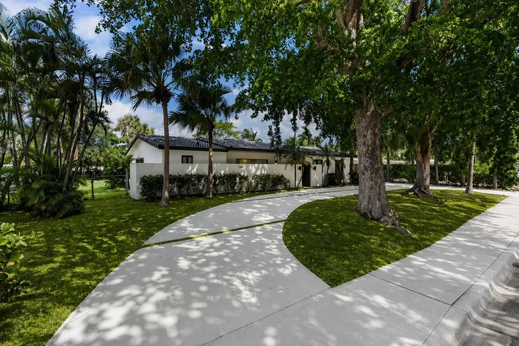 1601 Seabreeze Boulevard Fort Lauderdale FL 33316
