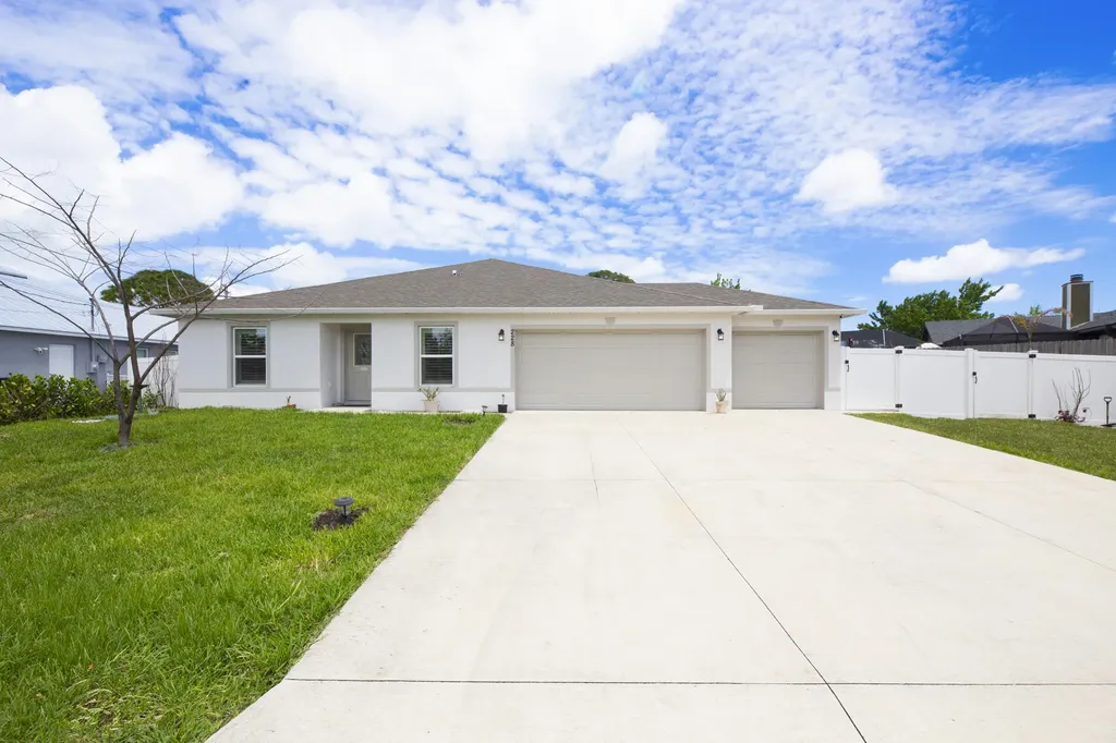 228 SE Sims Circle Port St Lucie FL 34984