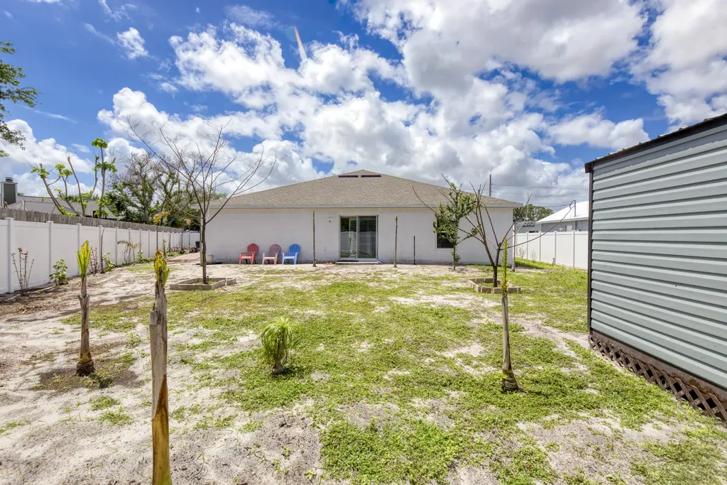 228 SE Sims Circle Port St Lucie FL 34984