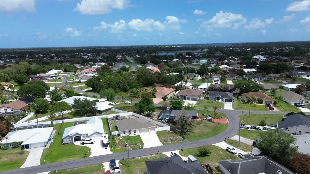 228 SE Sims Circle Port St Lucie FL 34984