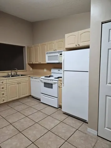 7900 NW 6th Street Pembroke Pines FL 33024