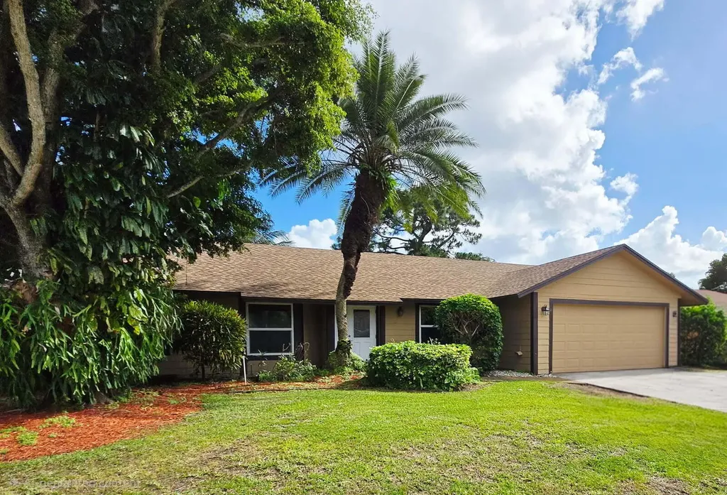 3930 Black Forest Circle Boynton Beach FL 33436