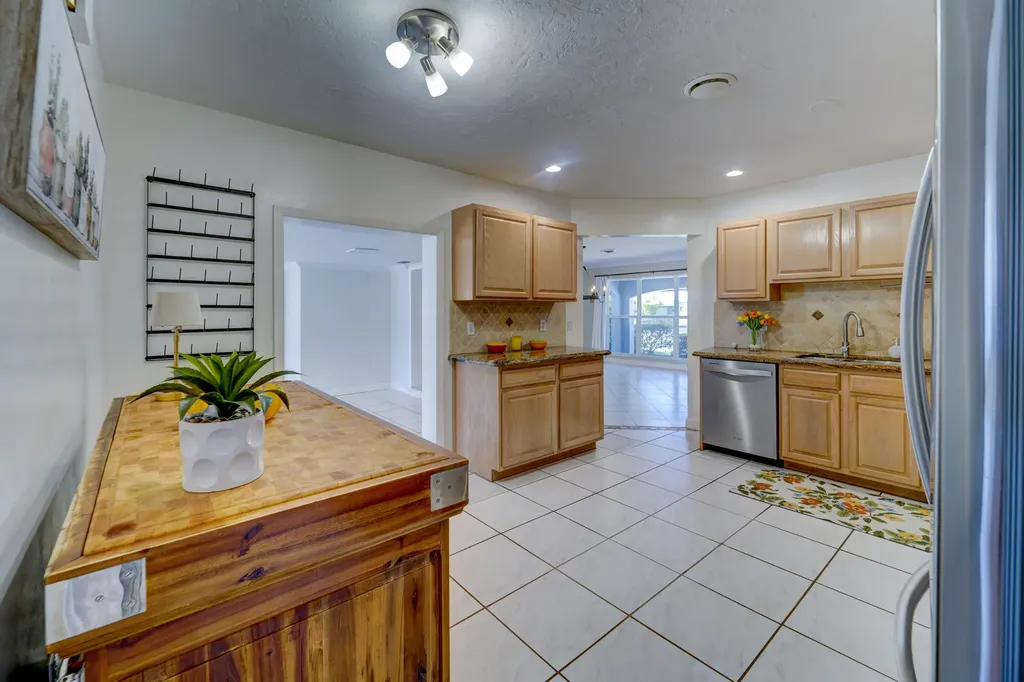 270 SE 3rd Avenue Pompano Beach FL 33060