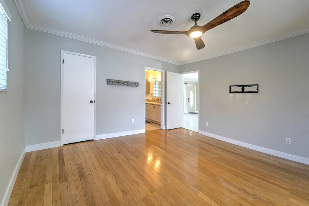 270 SE 3rd Avenue Pompano Beach FL 33060