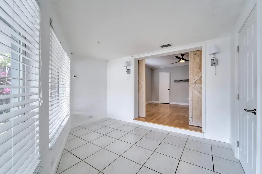 270 SE 3rd Avenue Pompano Beach FL 33060