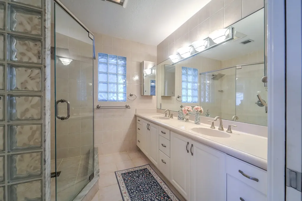 270 SE 3rd Avenue Pompano Beach FL 33060