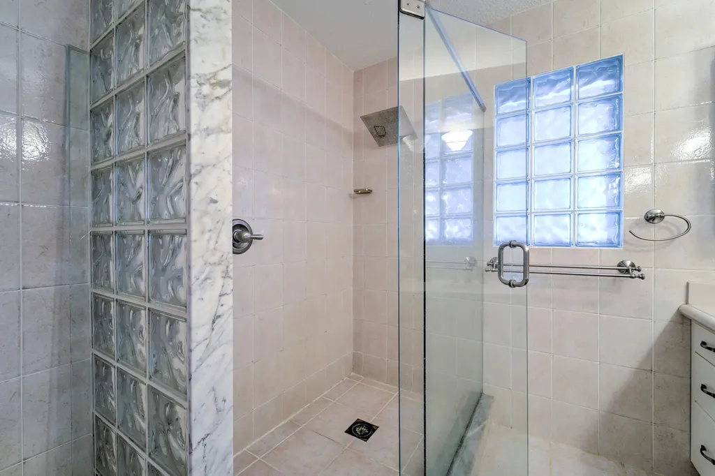 270 SE 3rd Avenue Pompano Beach FL 33060