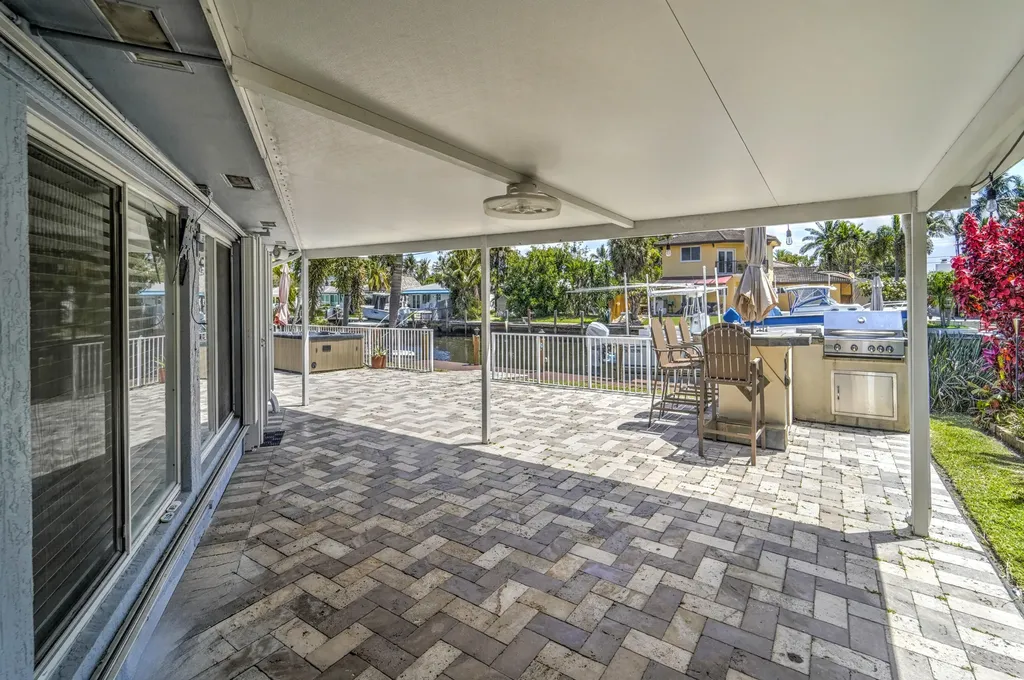 270 SE 3rd Avenue Pompano Beach FL 33060