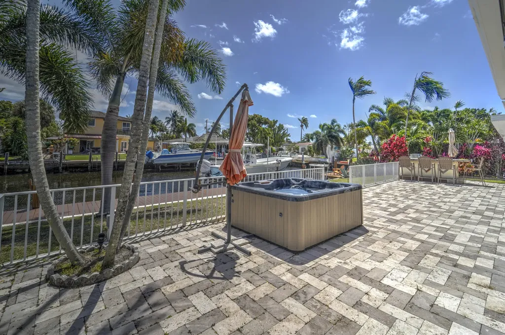 270 SE 3rd Avenue Pompano Beach FL 33060