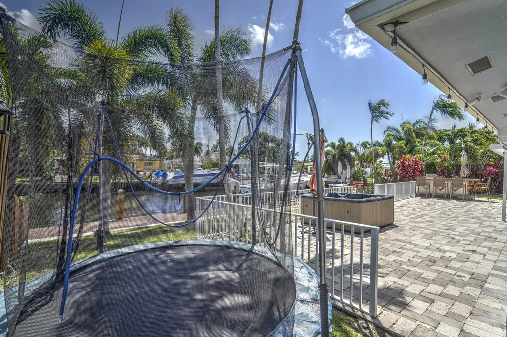 270 SE 3rd Avenue Pompano Beach FL 33060