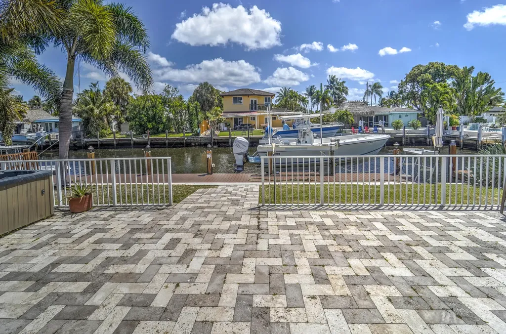 270 SE 3rd Avenue Pompano Beach FL 33060