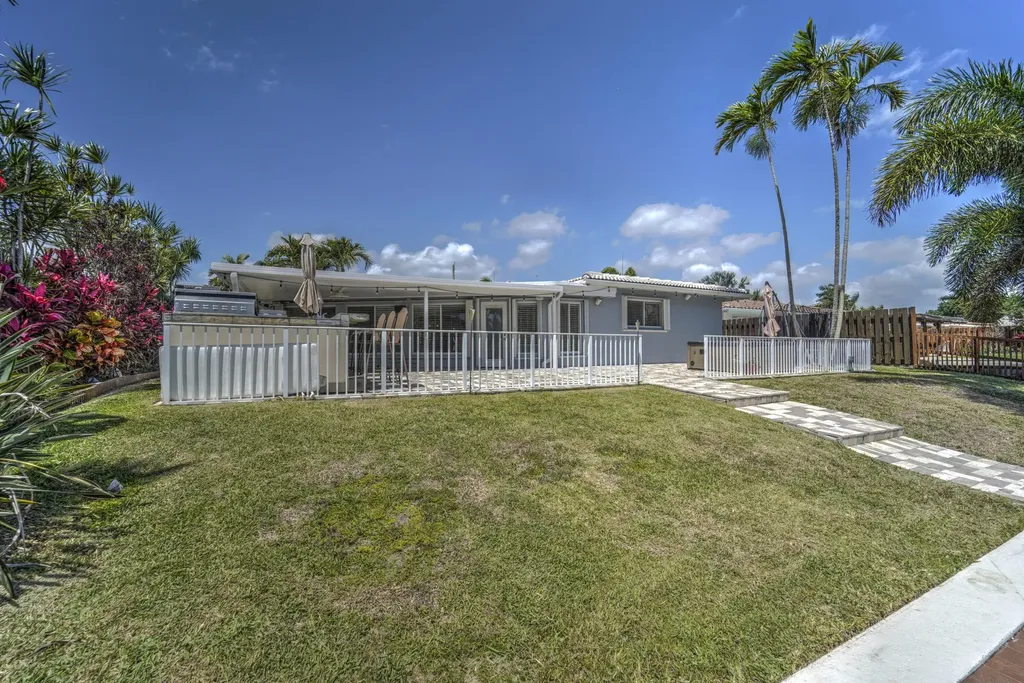 270 SE 3rd Avenue Pompano Beach FL 33060