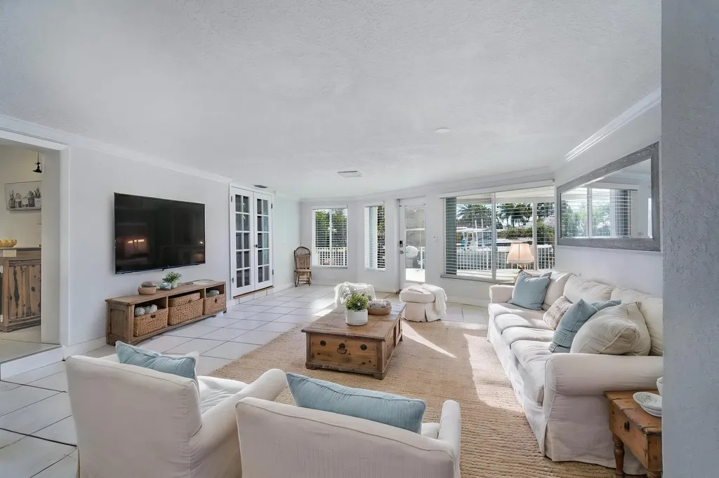 270 SE 3rd Avenue Pompano Beach FL 33060