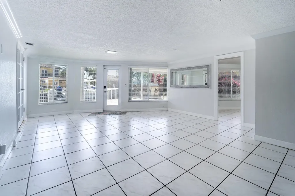 270 SE 3rd Avenue Pompano Beach FL 33060