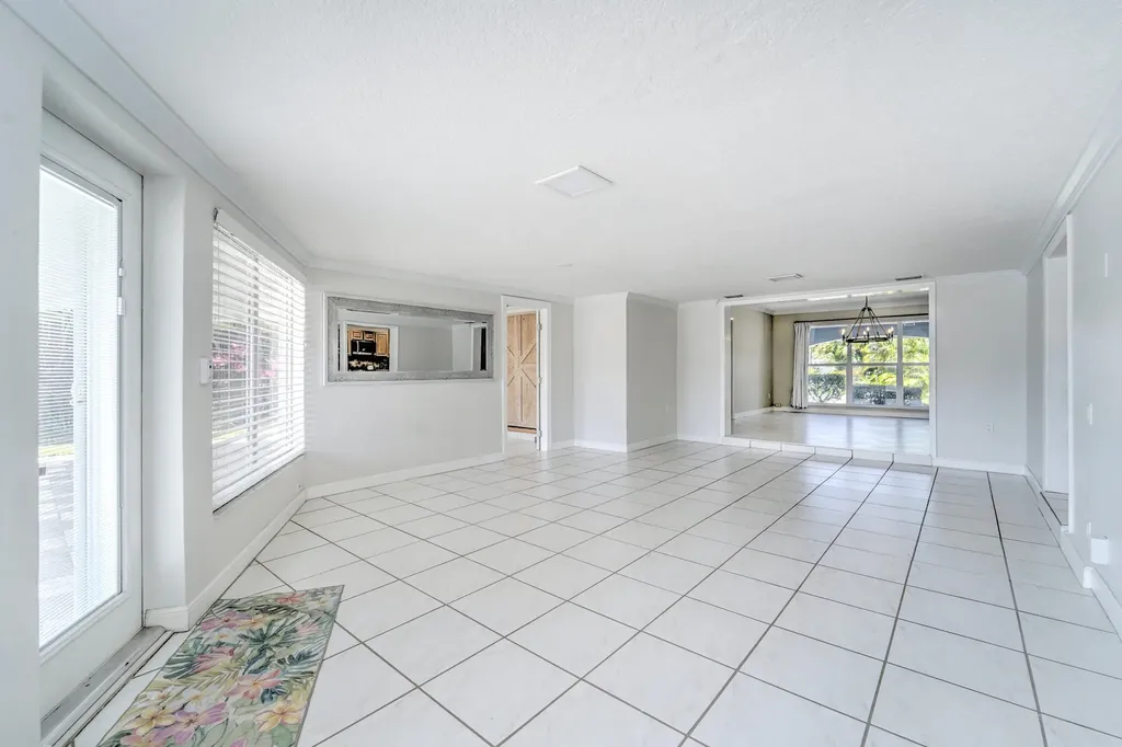270 SE 3rd Avenue Pompano Beach FL 33060
