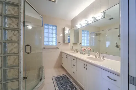 270 SE 3rd Avenue Pompano Beach FL 33060