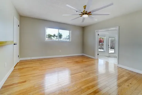 270 SE 3rd Avenue Pompano Beach FL 33060