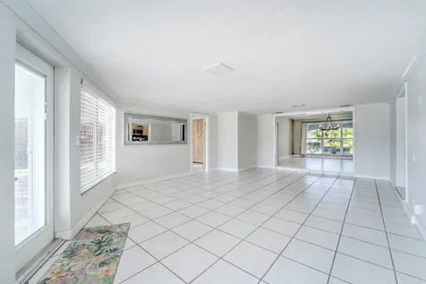 270 SE 3rd Avenue Pompano Beach FL 33060