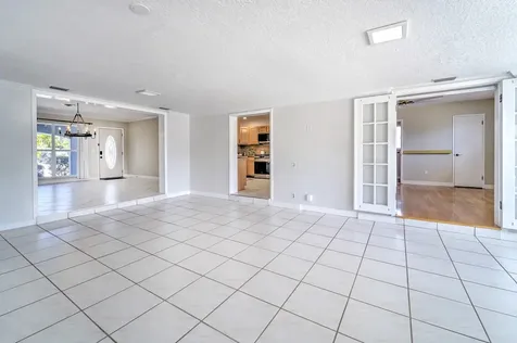 270 SE 3rd Avenue Pompano Beach FL 33060