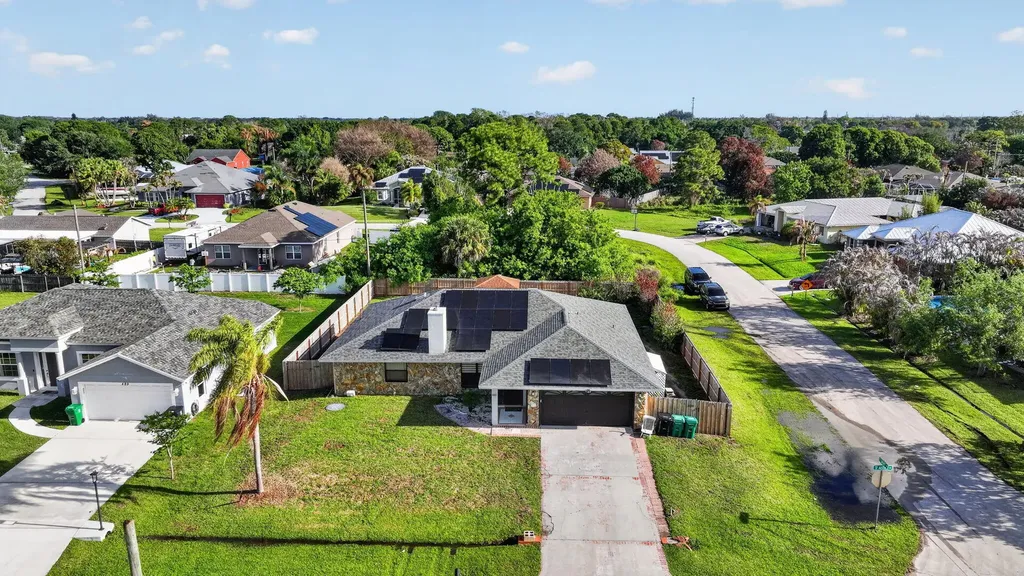 481 SW Aster Road Port St Lucie FL 34953