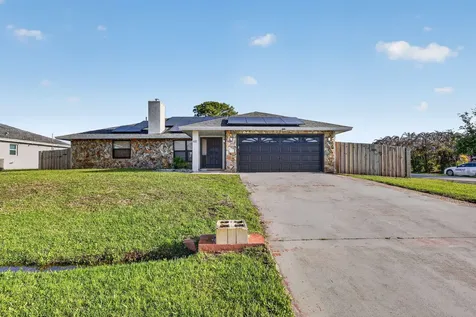 481 SW Aster Road Port St Lucie FL 34953